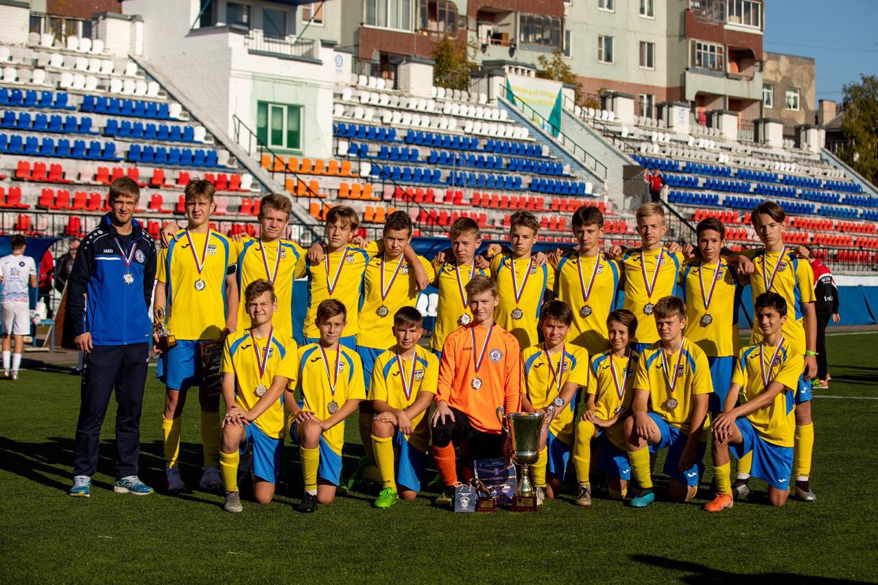 Команда юношей 2005 г.р. СШ «Ленинградец» завоевала серебрянные медали на зональном этапе кубка РФС, проходившем в г. Псков с 22 по 27 сентября.